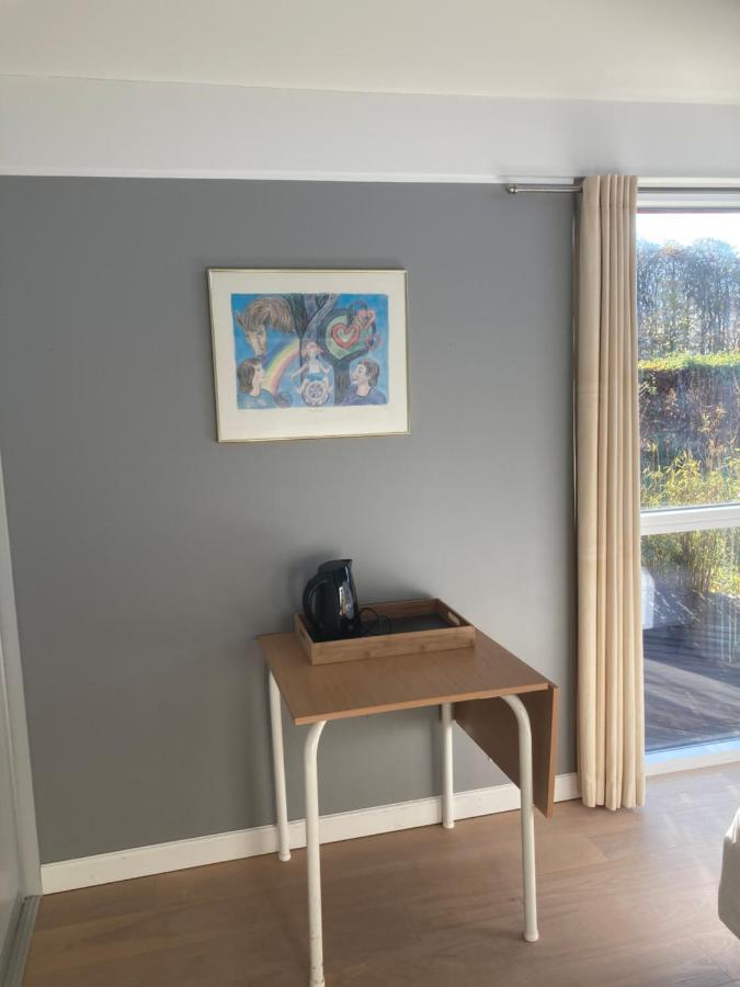 Vaerelse, Bad Og Toilet I Villa Naestved Exterior photo